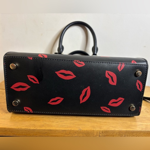 Kate Spade New York Madison Lip Toss small satchel in black saffiano leather - Picture 6 of 15